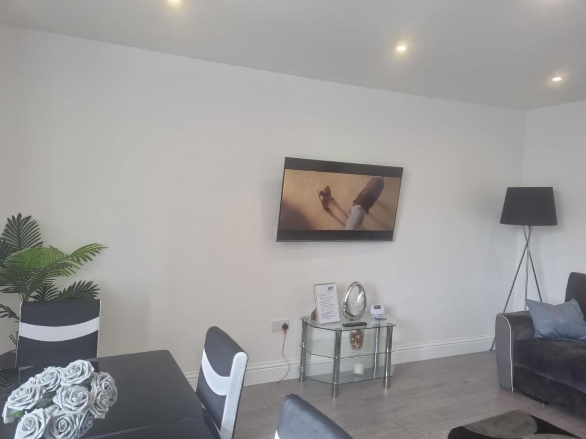 Attractive 2 Bed Apartments Free Wi-Fi And Parking 克罗伊登 外观 照片
