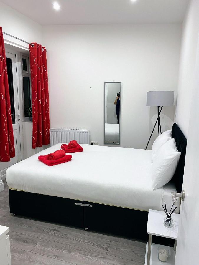 Attractive 2 Bed Apartments Free Wi-Fi And Parking 克罗伊登 外观 照片