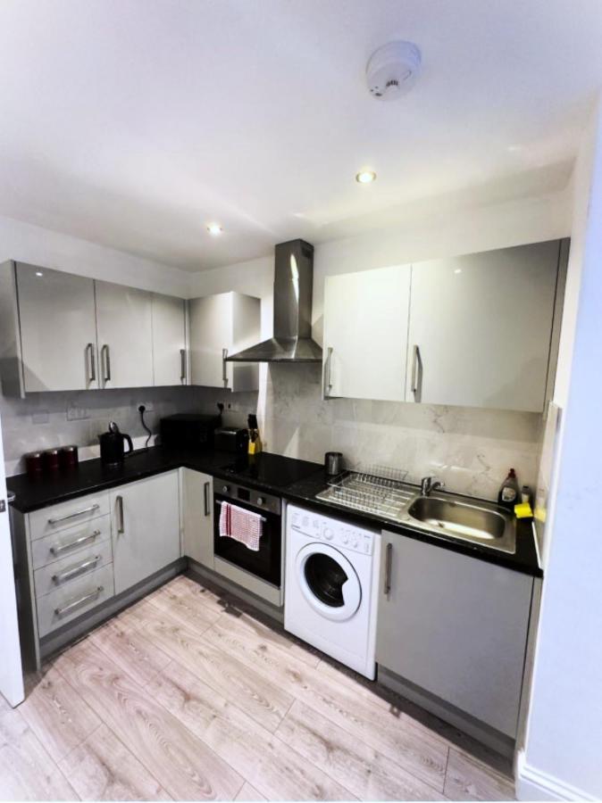 Attractive 2 Bed Apartments Free Wi-Fi And Parking 克罗伊登 外观 照片